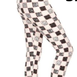 BUTTERY SOFT LEGGINGS